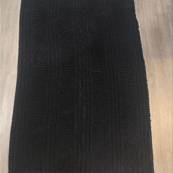 Room Essentials Everyday Chenille Non-Slip Tufted Bath Rug- Black - Picture 8 of 9